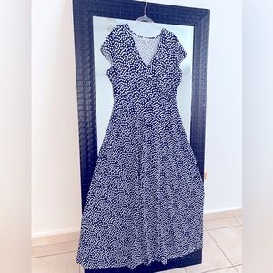 Maxi polka dots dress.